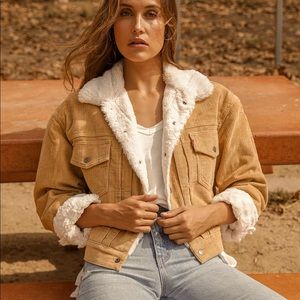 New Heritage Tan Corduroy Faux Fur Trucker Jacket
Levi's — SOLD OUT NWOT